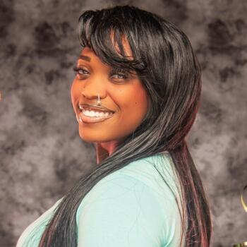 Babysitter Aurora: Nyelle