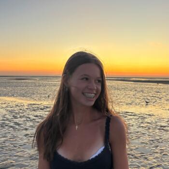 Babysitter in Rosny-sous-Bois: Chloe