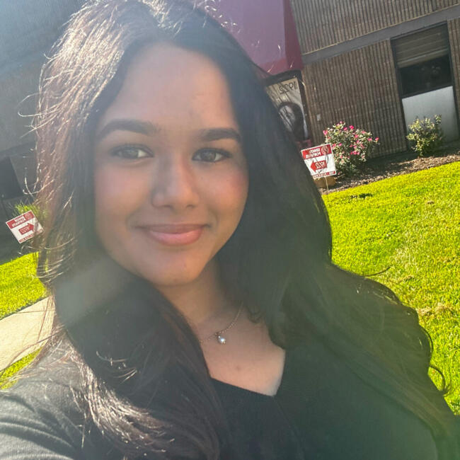 Babysitter in Garnet Valley: Nuha