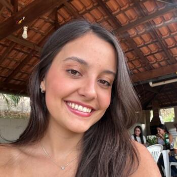Babysitter in Pouso Alegre: Ana Clara