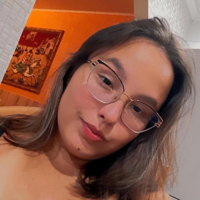 Babysitter in Capão Novo: Giovana