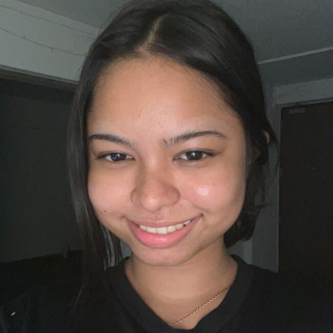 Babysitter in Singapore: Shar