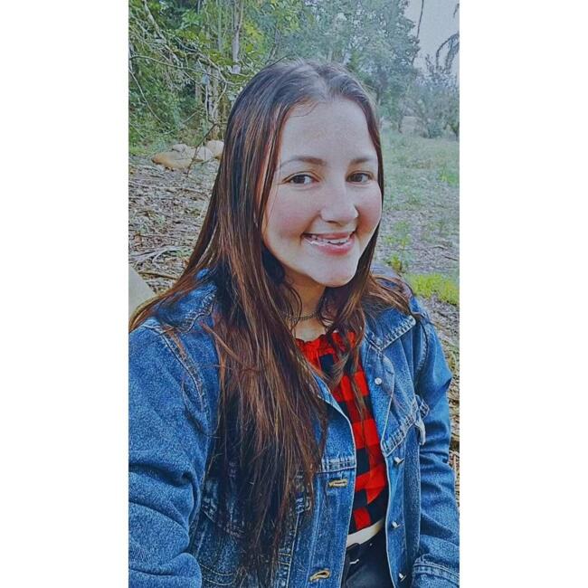 Babá em Joinville: Camila