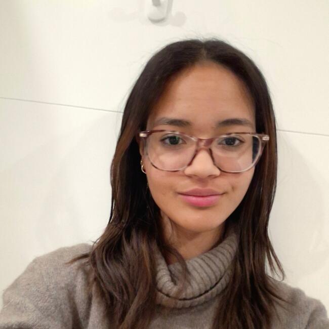 Babysitter in London: Aliyah