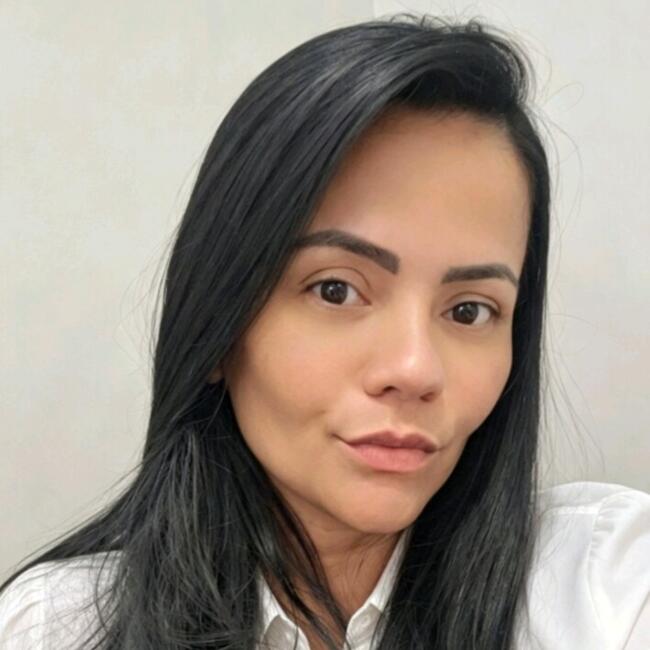 Babá em Brasília: Suelen