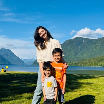 Job de garde d'enfants à Richmond Hill: job de garde d'enfants Zinat geety