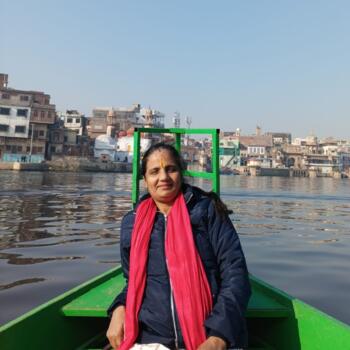 दिल्ली में बेबीसिटर: Archana