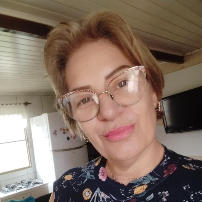 Babysitter in Viamão: Raquel