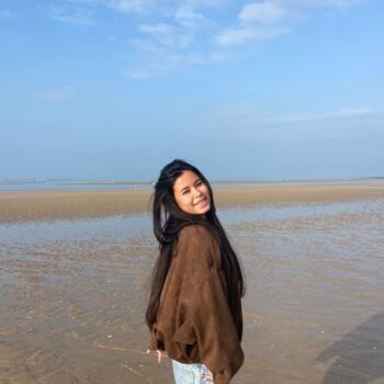 Babysitter in Chaville: Angie-linh