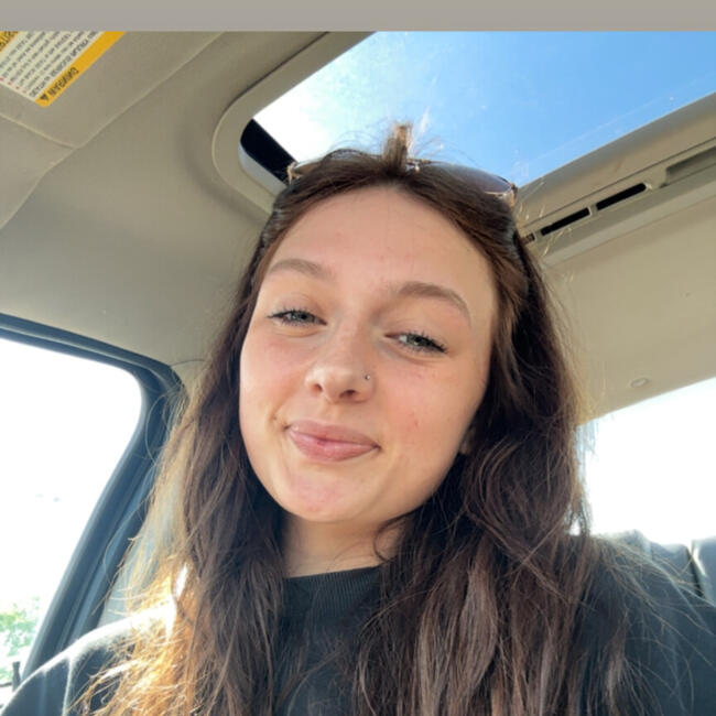 Babysitter in Peru (Illinois): Leah