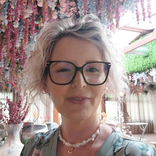 Babysitter in Pedras Salgadas: Elisabete carina