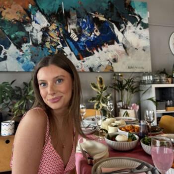 Baby-sitter in Hobart: Olivia