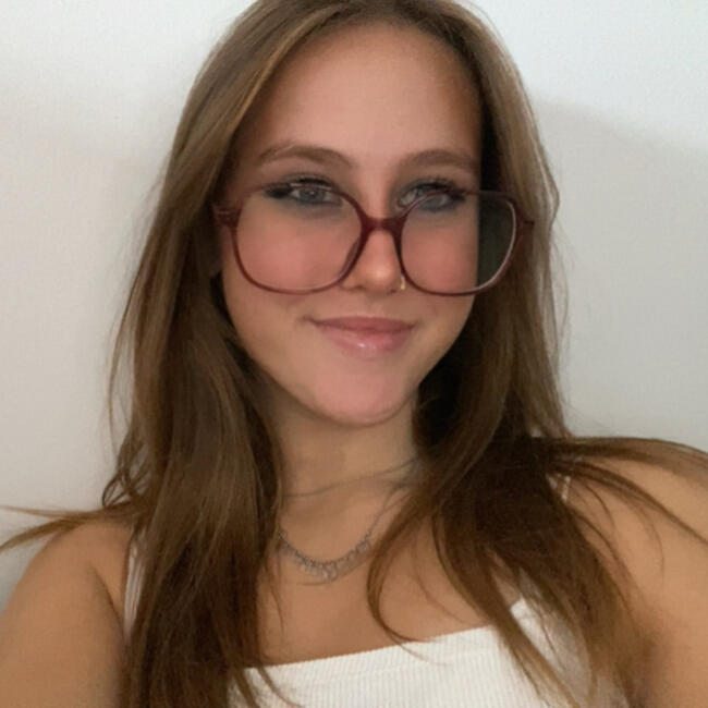 Babysitter in Mayenne: Jade