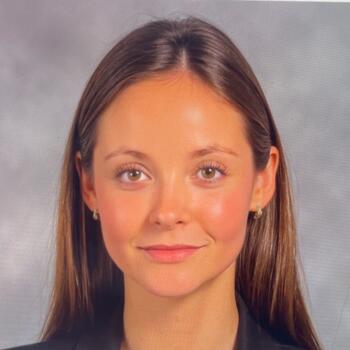 Babysitter in Paris: Fiona