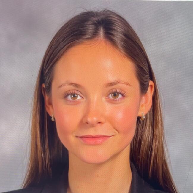 Babysitter in Paris: Fiona