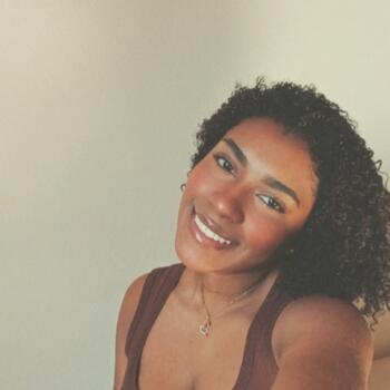 Babysitter in Maringá: Gabrielle