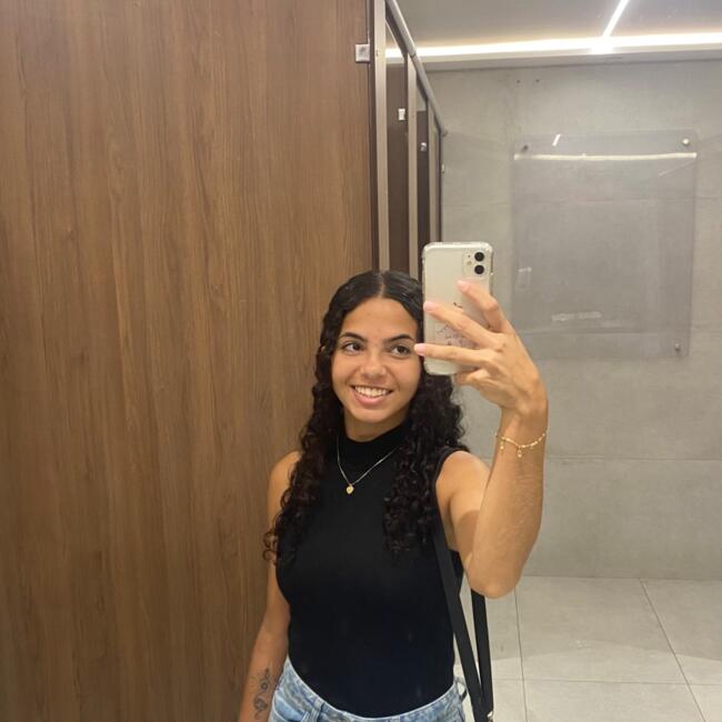 Babá em Florianópolis: Camila