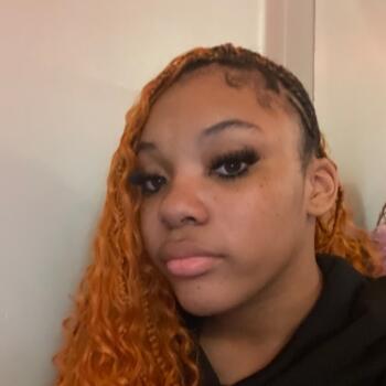 Babysitter in Sauk Village: Khamya