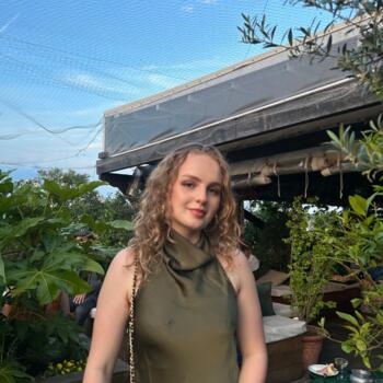 Babysitter in Saint-Ouen: Leonie