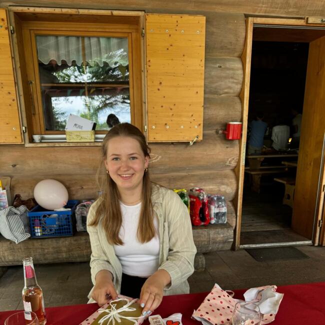 Babysitter in Rapperswil: Mona