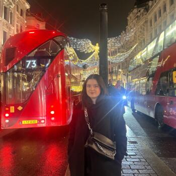 Nanny in Le Mans: Laurine