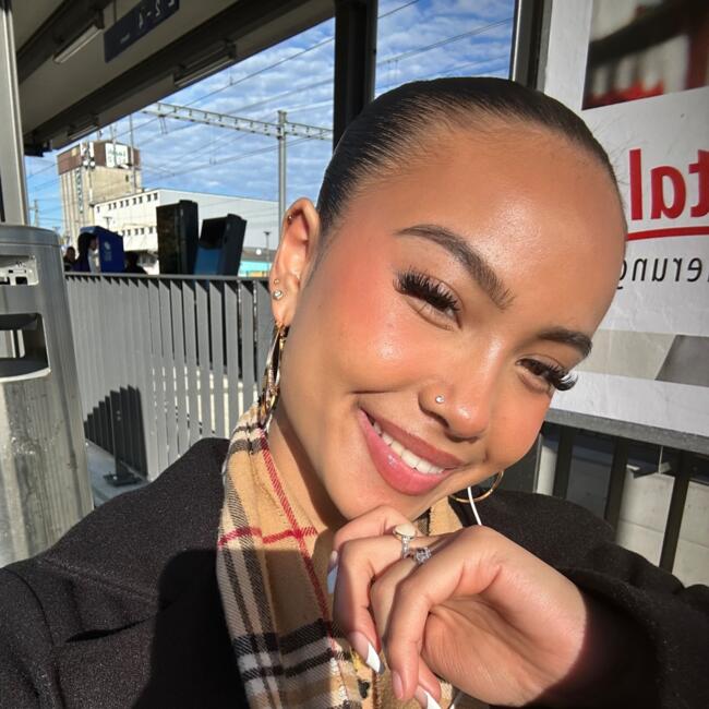 Baby-sitter in Pratteln: Alina