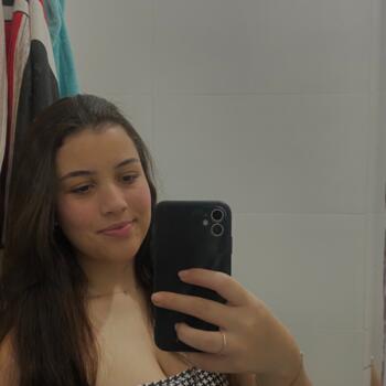 Babysitter in Fazenda Rio Grande: Thays