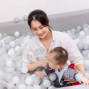 Babysitting job in Hong Kong Island: babysitting job Wallis