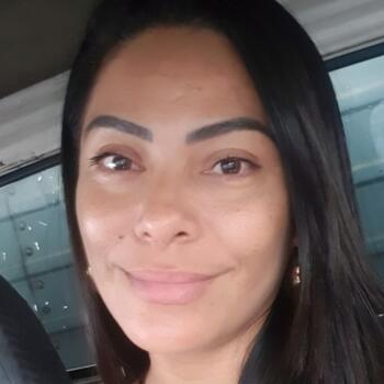Babysitter in São José dos Campos: Bruna