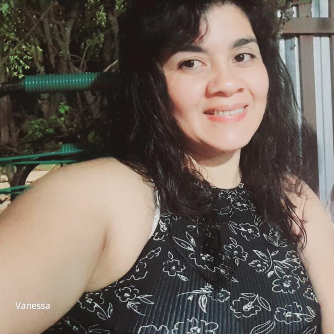 Babysitter in Pilar: Vanessa