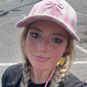 Babysitter in Burleson: Lexie