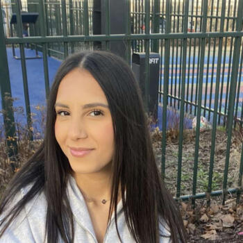 Babysitter Maurepas: Amira