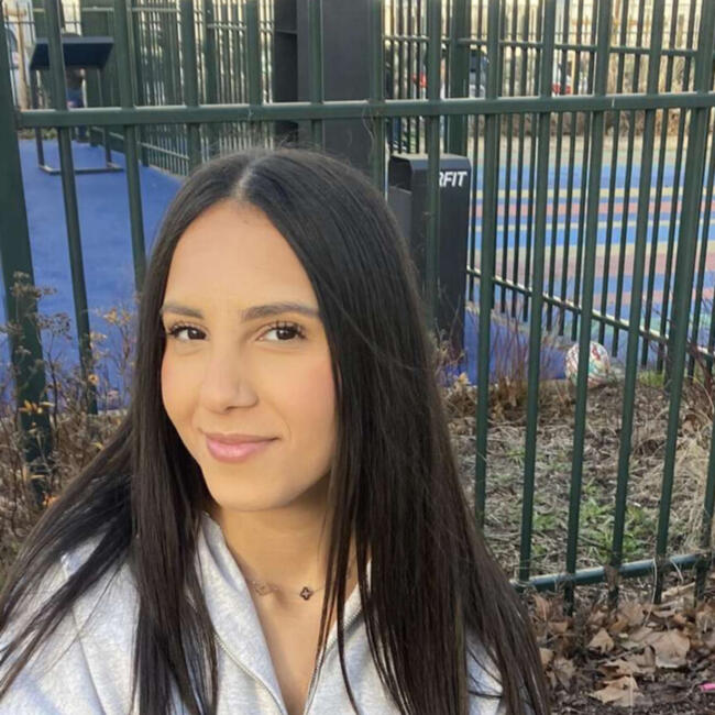 Babysitter in Maurepas: Amira