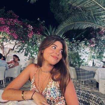 Babysitter in Neuilly-sur-Seine: Ava