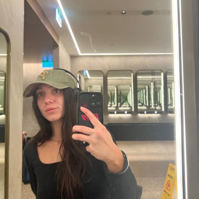 Babysitter στην περιοχή Αντίμπ: Jorja