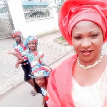 Baby-sitter in Hamilton: Adim