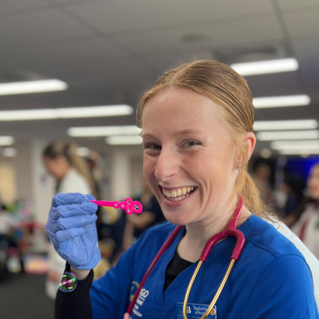 Babysitter in Dunedin: Bella