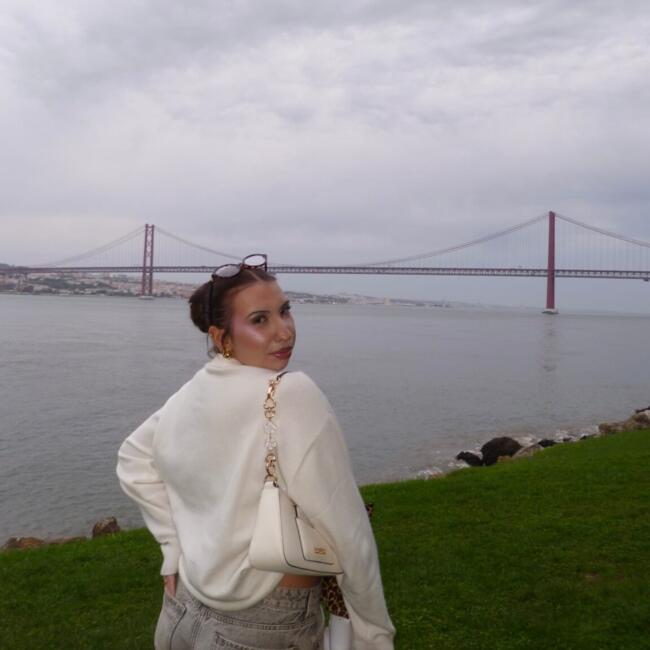 Babysitter in Almada: Carolina