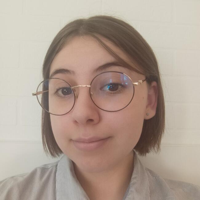 Babysitter in Saint-Christophe (Drôme): Adèle