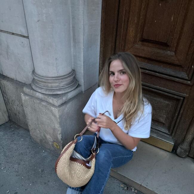 Babysitter in Paris: Kassandre
