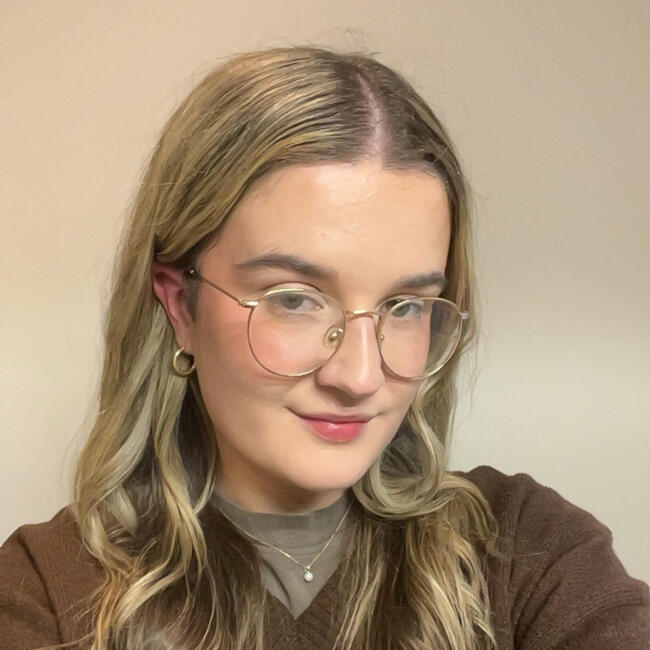 Babysitter in Nelson: Sophie