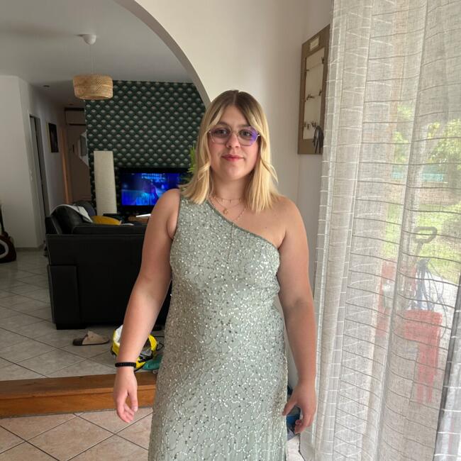 Babysitter in Périgueux: Emma
