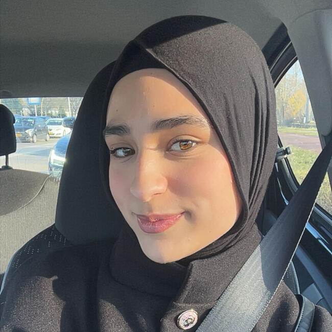 Babysitter in Rotterdam: Melek