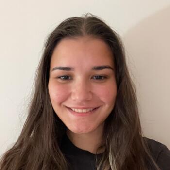 Babysitter in Seixal: Ines