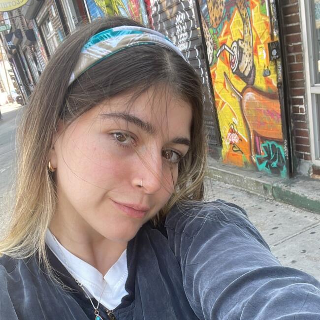 בייביסיטר ב- חולון: מאיה