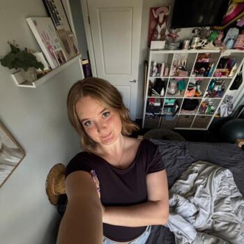 Babysitter Sunshine Coast: Kiara