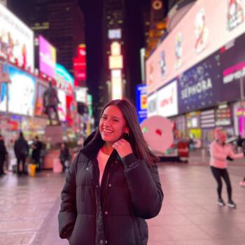 Babysitter in Chicago: Daniela Fernanda