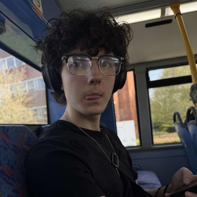 Babysitter in Harrow: Alex