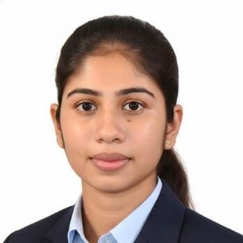 مربية أطفال في دبي: Dashini