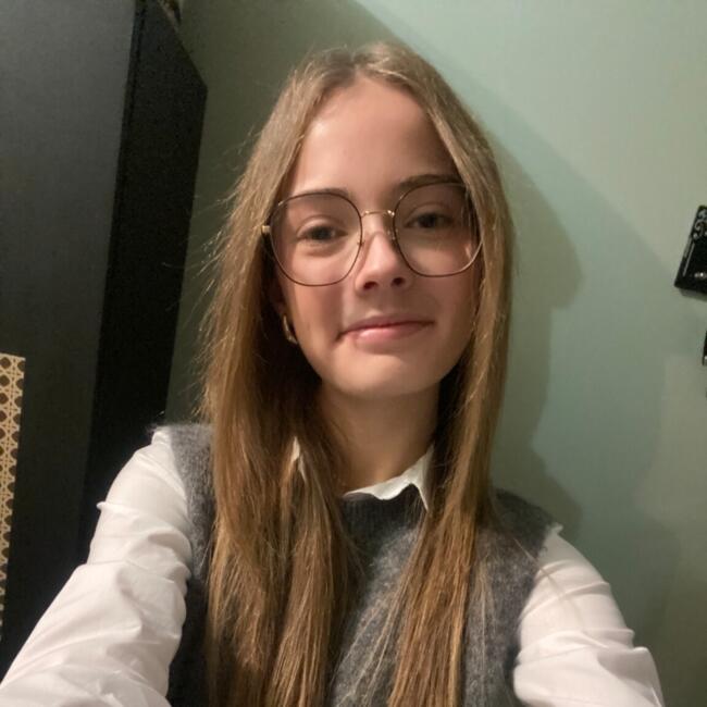 Babysitter in Oye-Plage: Chloé